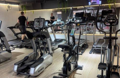 Тренажерный зал за 10р, безлимит со скидкой до 47% в "Адреналин"